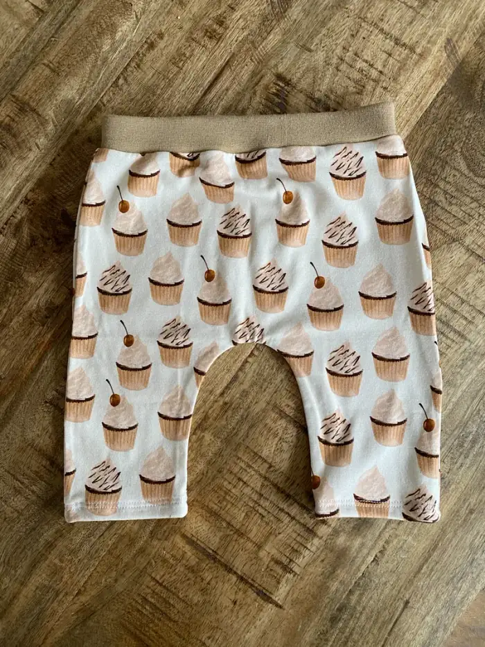 Broekje Cupcake - handgemaakt door Stoftastisch Peize