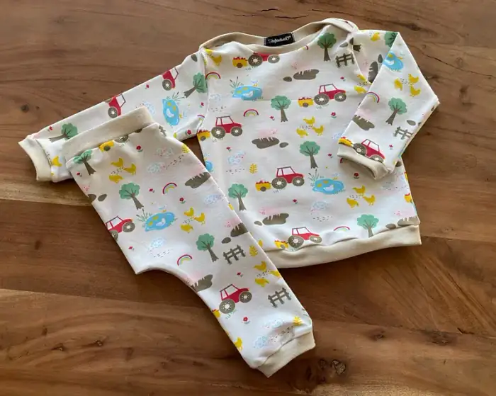 Tractor with trees – long and short pyjama's miniatuur 4